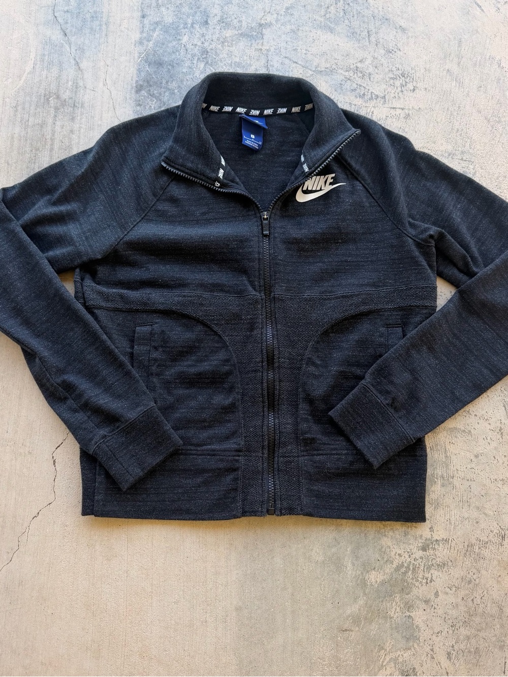 Y2K Nike Women's Black Full-Zip sweater Jacket